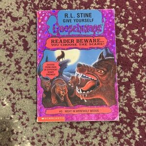 Scholastic Goosebumps: Night in Werewolf Woods - Purple and Red